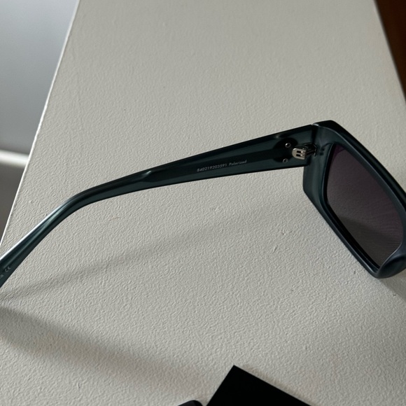 Brand new”Prive Revaux”Unisex sunglasses.(Case,washcloth included).Color-black🖤 - Picture 10 of 16